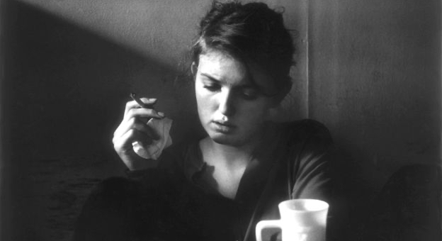 À l’âge adulte, la blessure maternelle se manifeste souvent de manière discrète : hypersensibilité émotionnelle, difficulté à poser des limites, peur d’abandon, suradaptation relationnelle. Dr Jean-Victor Belmère